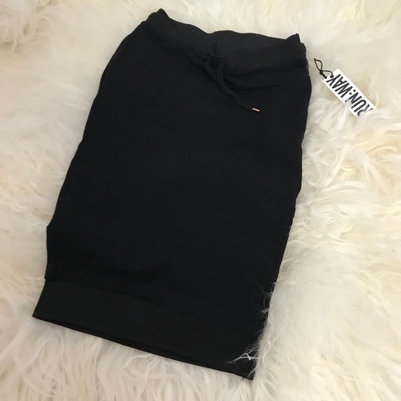 Run.Way by Carbon38 Midi Sport Skirt - Picture 2 of 4